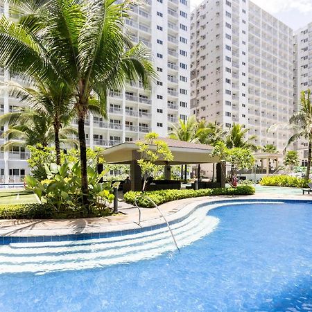 Staycation At Shore - Direct Pool Манила Экстерьер фото