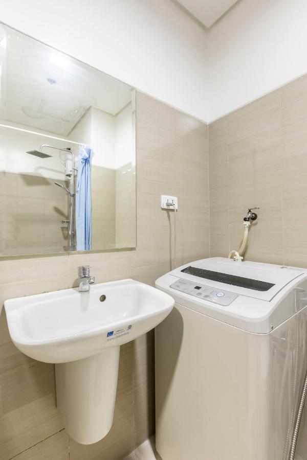 Staycation At Shore - Direct Pool Манила Экстерьер фото